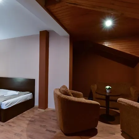 艾达酒店 3* 班斯科